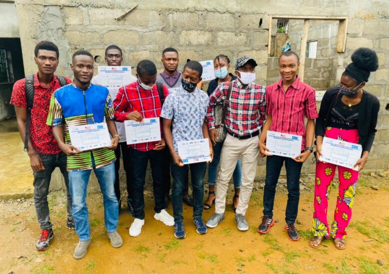 YONER LIBERIA AWARDS CASH PRIZE TO WINNERS OF UNLEASH SDGS HACKS LIBERIA 2021!!